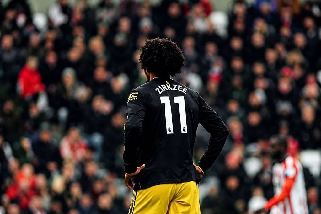 齐尔克泽技术再好也不配效力曼联，表现激怒B费！英媒建议回购一人